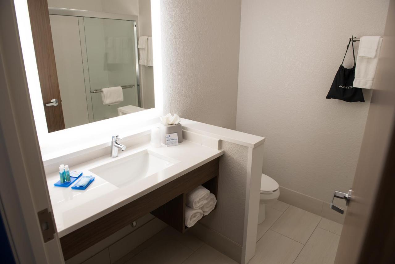 Holiday Inn Express&Suites - Louisville N - Jeffersonville, an IHG Hotel Extérieur photo