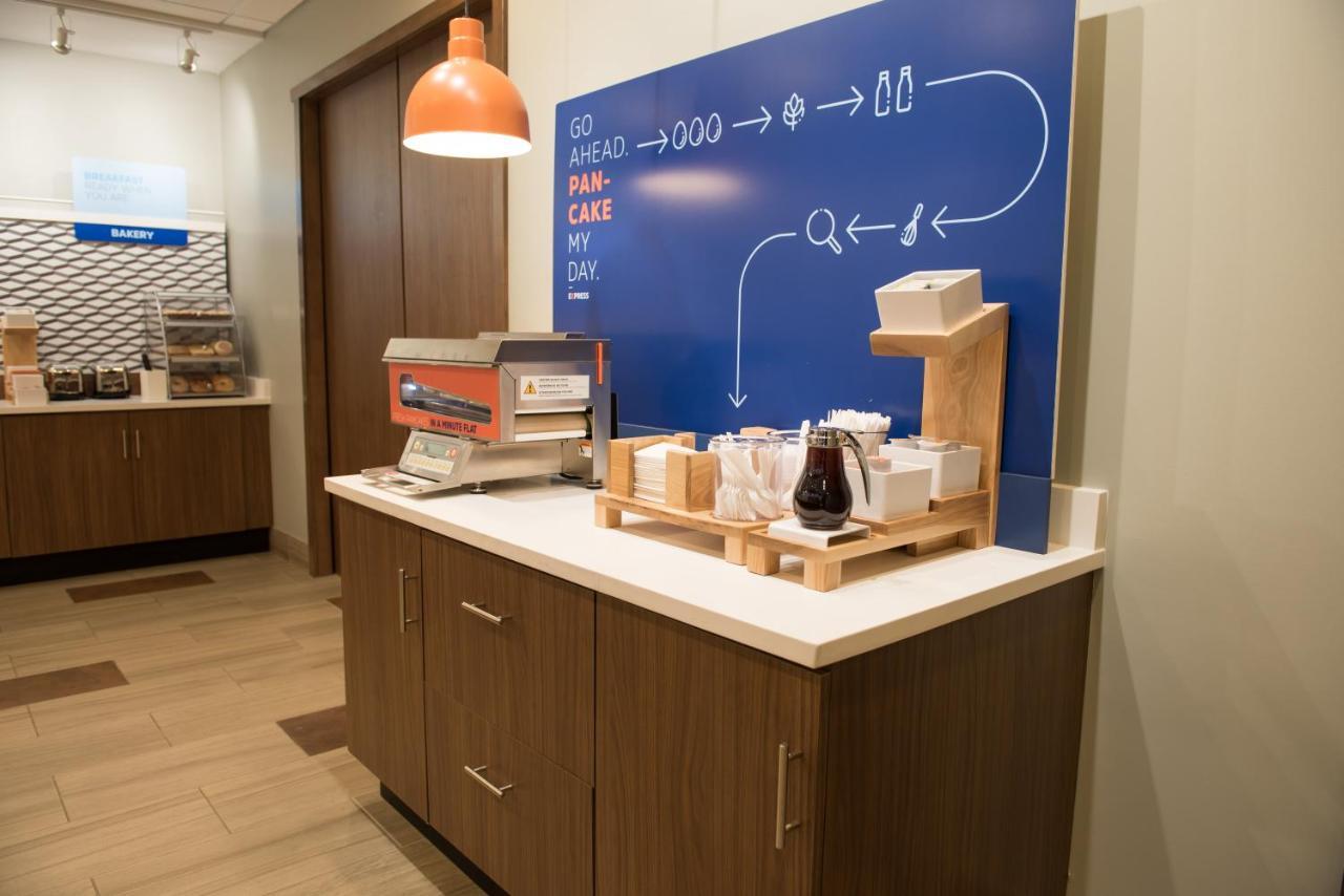Holiday Inn Express&Suites - Louisville N - Jeffersonville, an IHG Hotel Extérieur photo