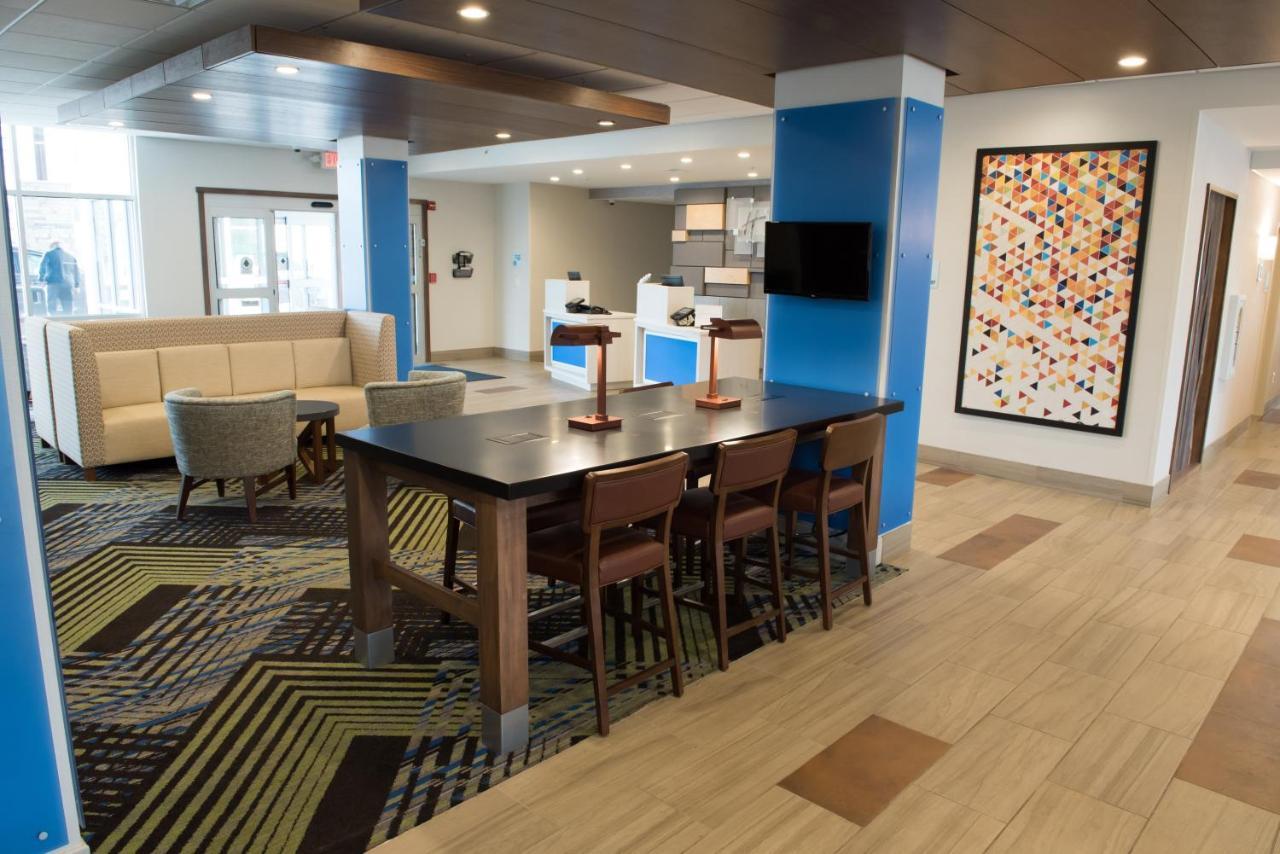Holiday Inn Express&Suites - Louisville N - Jeffersonville, an IHG Hotel Extérieur photo