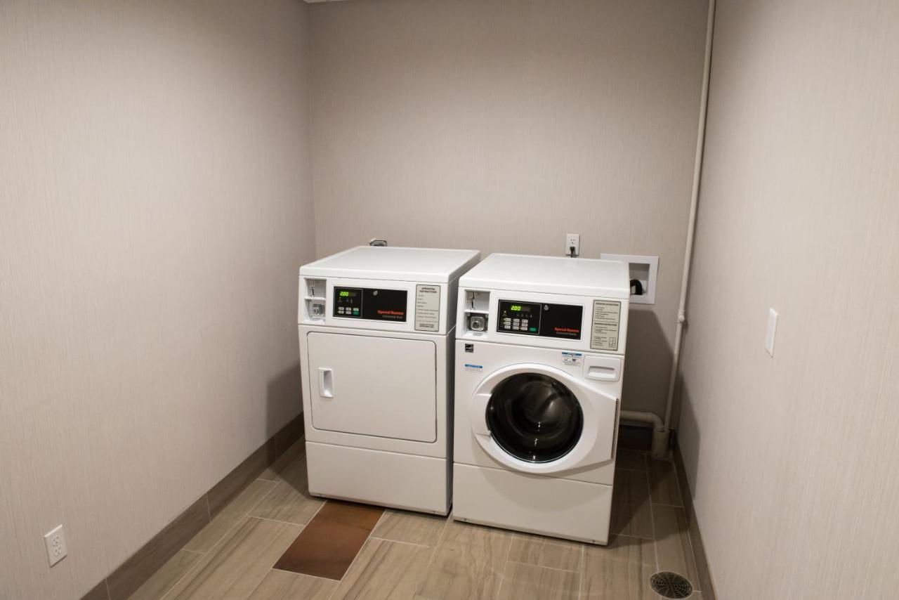 Holiday Inn Express&Suites - Louisville N - Jeffersonville, an IHG Hotel Extérieur photo